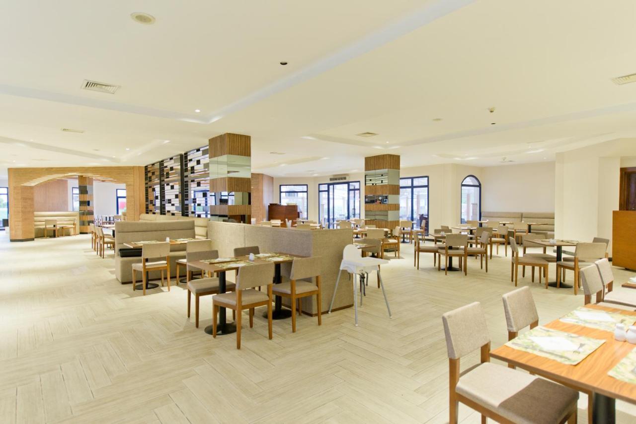 Amphoras אתר נופש 5*